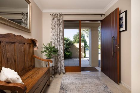 Photo of property in 19 Edgecumbe Road, Tauranga, 3110