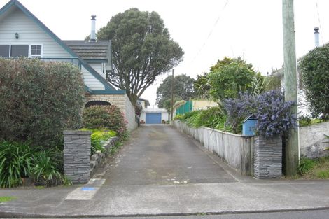 Photo of property in 17a Dixon Street, Oakura, 4314