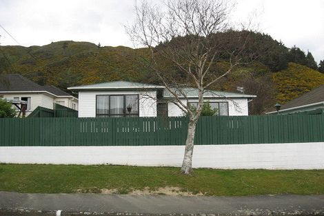 Photo of property in 32 Thirlmere Street, Wainuiomata, Lower Hutt, 5014