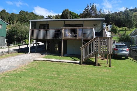Photo of property in 16 Wharua Road, Oakura, Hikurangi, 0184