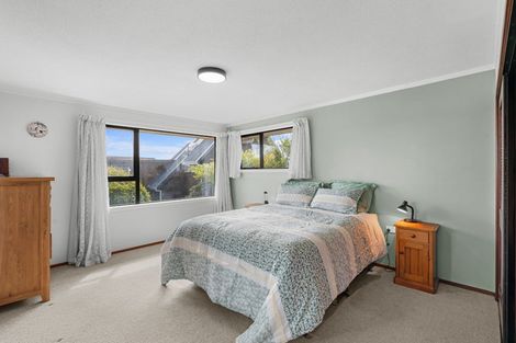 Photo of property in 42 Camberwell Place, Avonhead, Christchurch, 8042