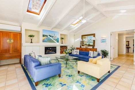 Photo of property in 9a Holiday Road, Milford, Auckland, 0620