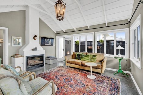 Photo of property in 89 Pendarves Street, New Plymouth, 4310