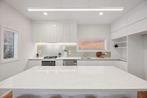 Photo of property in 352 East Coast Road, Sunnynook, Auckland, 0630