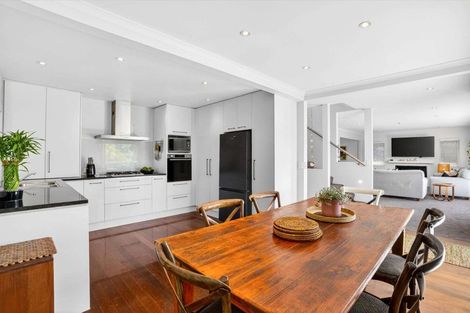 Photo of property in 8a Tipau Street, Torbay, Auckland, 0630