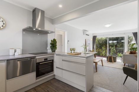 Photo of property in 2/26 Paramu Avenue, Birkdale, Auckland, 0626