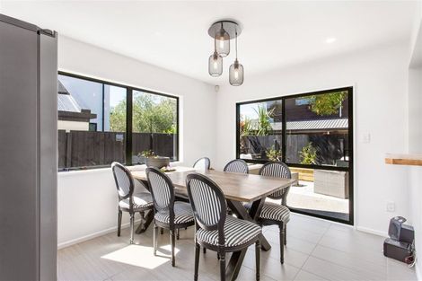 Photo of property in 18 Kotare Street, Fendalton, Christchurch, 8041