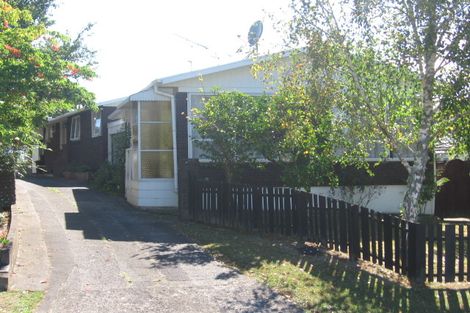 Photo of property in 2/10 Rickards Place, New Lynn, Auckland, 0600