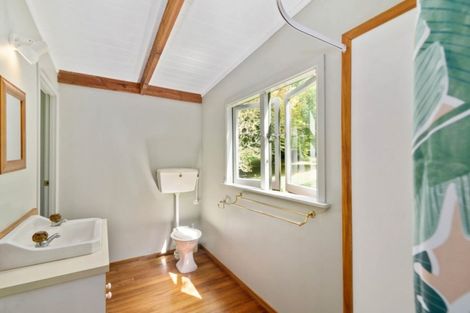 Photo of property in 35 Spencer Road, Lake Tarawera, Rotorua, 3076