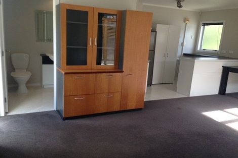 Photo of property in 25 Glenfern Road, Mellons Bay, Auckland, 2014