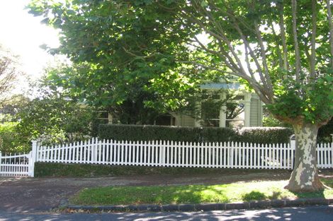 Photo of property in 21 Herne Bay Road, Herne Bay, Auckland, 1011