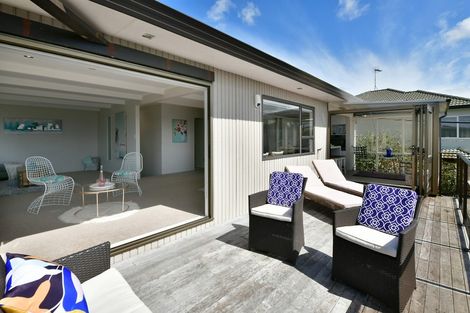Photo of property in 1/91 Aberdeen Road, Castor Bay, Auckland, 0620