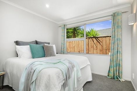 Photo of property in 16 Westwood Road, Tawa, Wellington, 5028