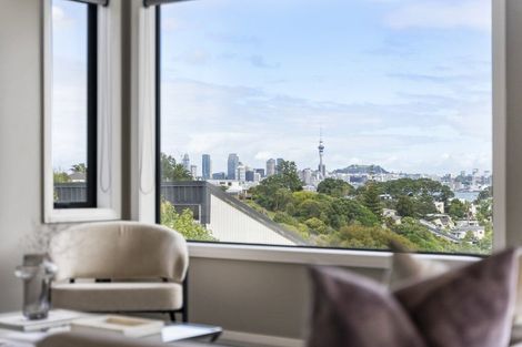 Photo of property in 99 Exmouth Road, Northcote, Auckland, 0627