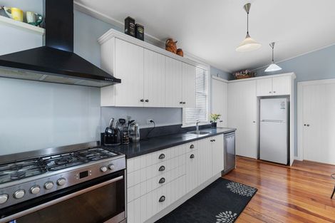 Photo of property in 14 Terminus Street, Te Aroha, 3320