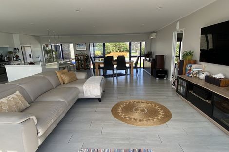 Photo of property in 121 Torkar Road, Clarks Beach, 2122