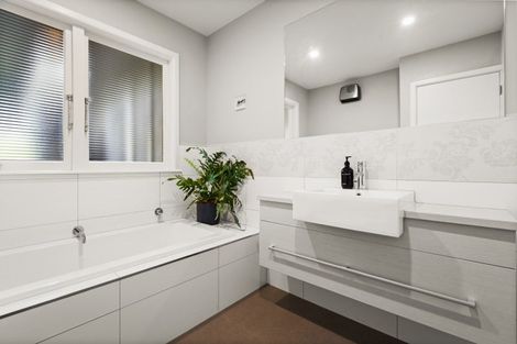 Photo of property in 11 Greenwood Road, Havelock North, 4130