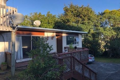 Photo of property in 2/62 Carlisle Road, Browns Bay, Auckland, 0630