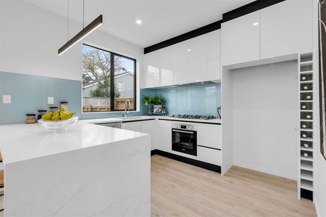 Photo of property in 241a Bucklands Beach Road, Bucklands Beach, Auckland, 2012