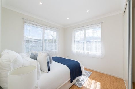 Photo of property in 72 Sunstone Crescent, Timberlea, Upper Hutt, 5018