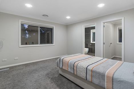 Photo of property in 61 Bernard Magnus Lane, Greenhithe, Auckland, 0632