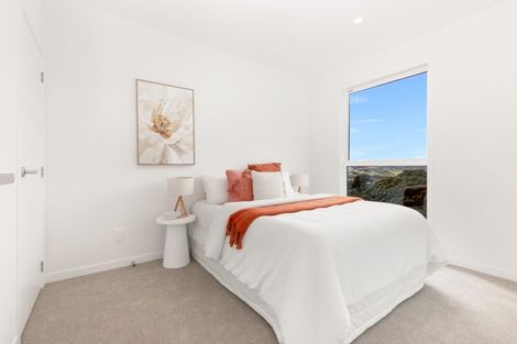 Photo of property in 49 Cleat Street, Whitby, Porirua, 5024