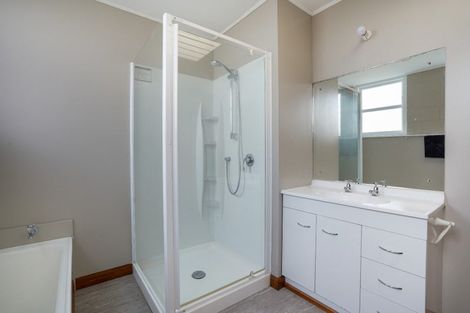 Photo of property in 704 Pioneer Highway, Takaro, Palmerston North, 4412