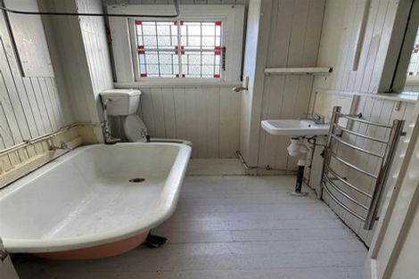 Photo of property in 15 Queens Parade, Devonport, Auckland, 0624