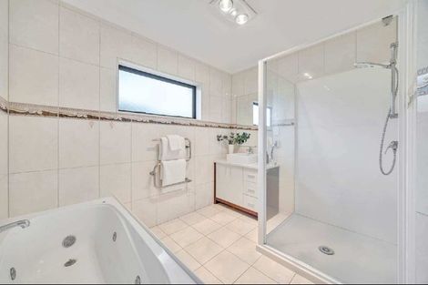 Photo of property in 10 Bonny Crescent, Massey, Auckland, 0614