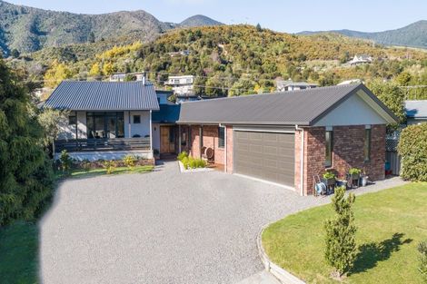 Photo of property in 15 Boons Valley Road, Waikawa, Picton, 7220