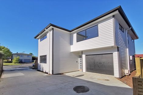 Photo of property in 2/9 Billabong Place, Botany Downs, Auckland, 2010