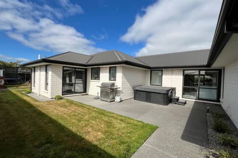 Photo of property in 39 Andesite Drive, Rolleston, 7614