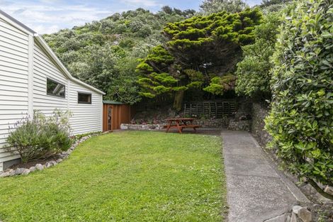 Photo of property in 25 Happy Valley Road, Owhiro Bay, Wellington, 6023