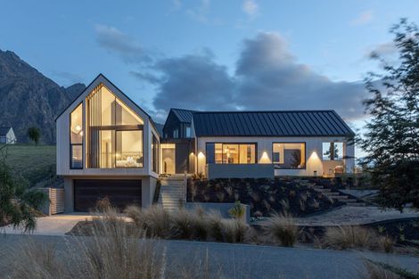 Photo of property in 2 Arran Lane, Jacks Point, Queenstown, 9371