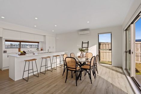 Photo of property in 33 William Dawson Crescent, Wigram, Christchurch, 8025