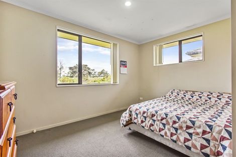 Photo of property in 39 Misty Valley Drive, Henderson, Auckland, 0612