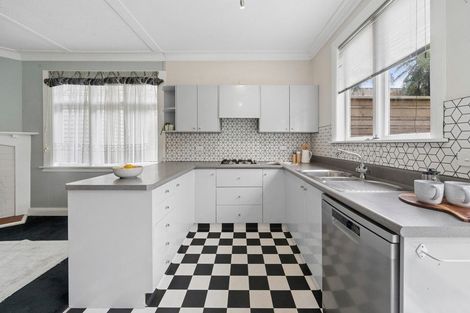 Photo of property in 21 Burrows Avenue, Karori, Wellington, 6012