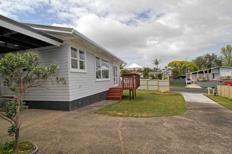 Photo of property in 1/3 Flaxdale Street, Birkdale, Auckland, 0626