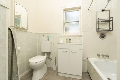 Photo of property in 37 Ngapuke Lane, Parua Bay, Onerahi, 0192