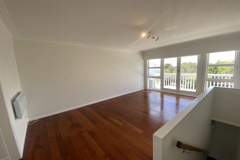 Photo of property in 2/38 Holland Road, Hillcrest, Auckland, 0627