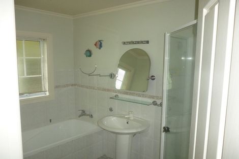 Photo of property in 11 Nielsen Gardens, Rototuna, Hamilton, 3210