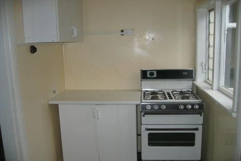 Photo of property in 16 Cruickshank Street, Kilbirnie, Wellington, 6022