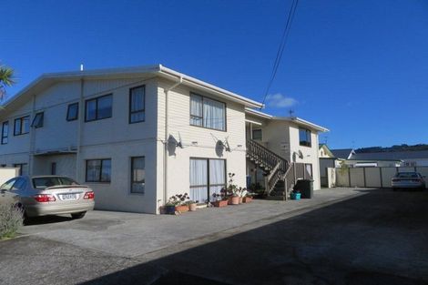 Photo of property in 1 East Grove, Alicetown, Lower Hutt, 5010