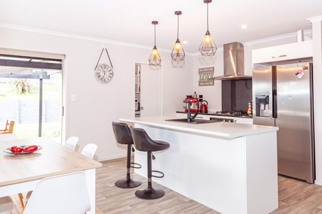 Photo of property in 15 Magnolia Crescent, Tawhero, Whanganui, 4501