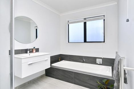 Photo of property in 33 Highgate Drive, Rangiora, 7400