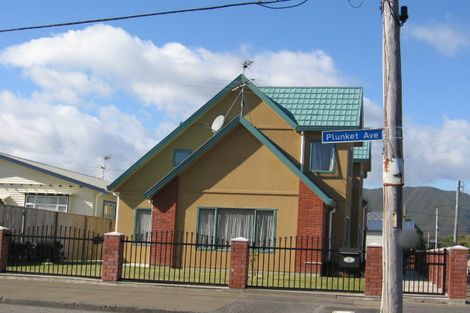 Photo of property in 2 Plunket Avenue, Petone, Lower Hutt, 5012