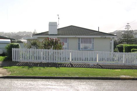 Photo of property in 10 Opapa Street, Titahi Bay, Porirua, 5022