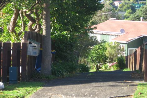 Photo of property in 10 Almadale Place, Hillcrest, Auckland, 0627