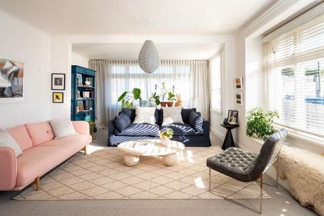 Photo of property in 55 Napier Terrace, Hospital Hill, Napier, 4110