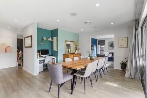 Photo of property in 19 Kahika Grove, Huapai, Kumeu, 0810